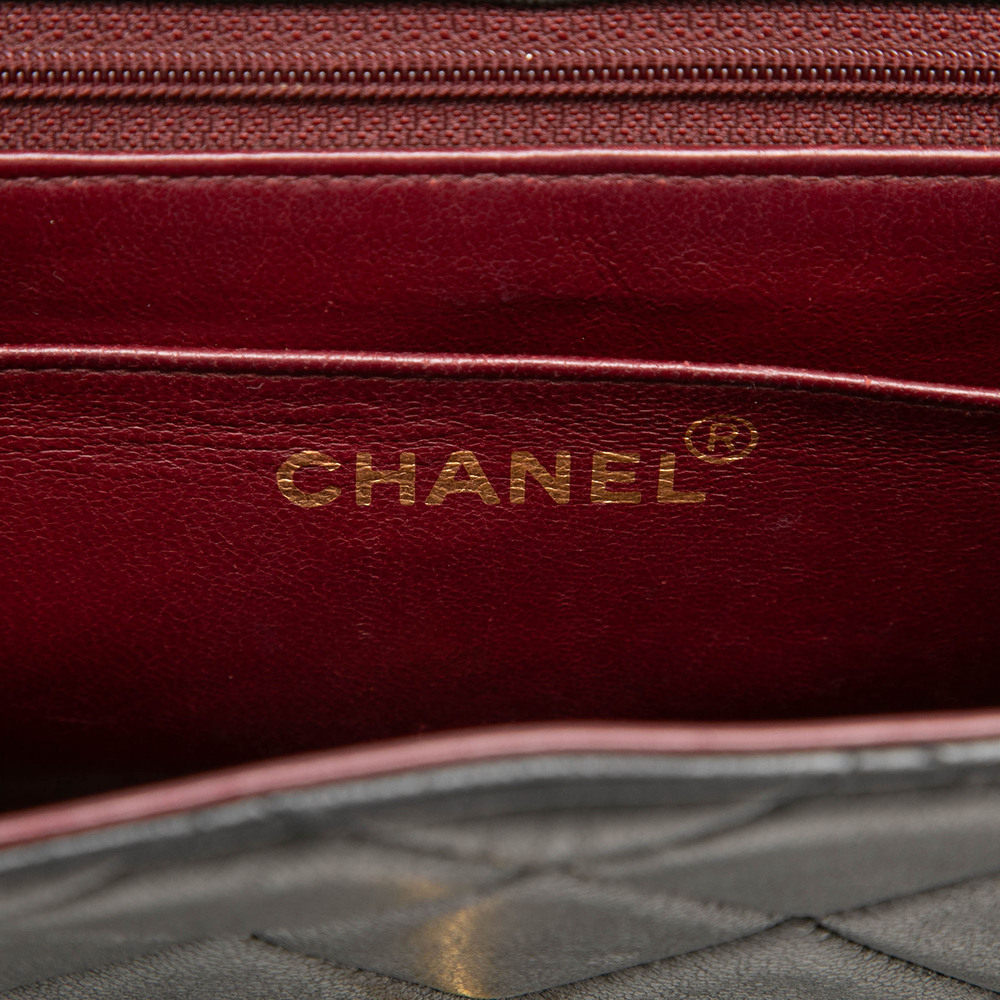 Pre-Loved Chanel XL CC Quilted Lambskin Square Single Flap - Picture 5 of 11